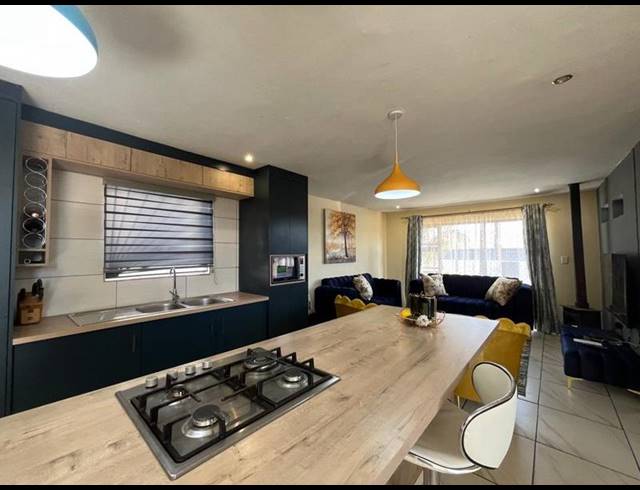 4 BEDROOM PROPERTY TO RENT IN FLEURHOF